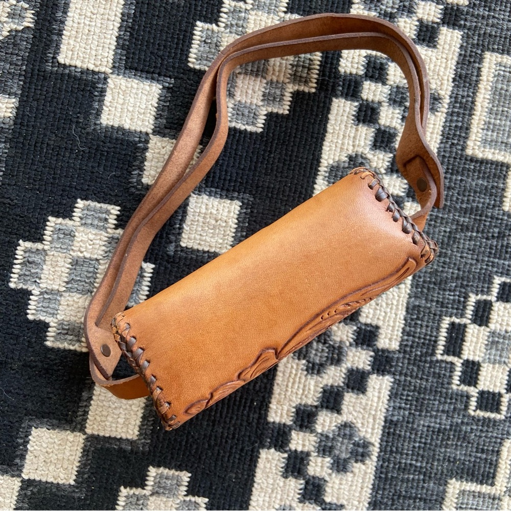 Vintage Handcrafted Floral Leather Bag/Crossbody - Picture 9 of 13